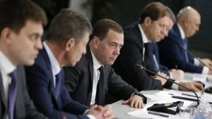 Медведев «приговорил» участников ВЭД  к тотальному контролю