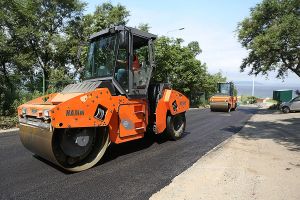 Во Владивостоке почти миллиард закатают в асфальт уже известные компании