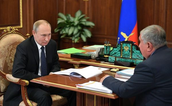 фото: kremlin.ru |  Как Путин отреагировал на доклад Сечина
