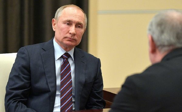 фото: kremlin.ru |  «Денег нет, но выдержитесь?» Путин ответил, как прожить на пенсию в 10 тыс. рублей
