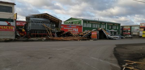 фото: russia24.pro |  Снес крыши, разрушил дома: по России пронесся ураган