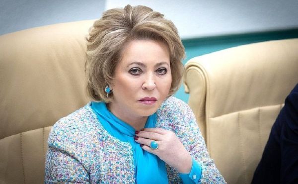 фото: пресс-служба СФ РФ |  Матвиенко получает сигналы: россияне больше не могут терпеть