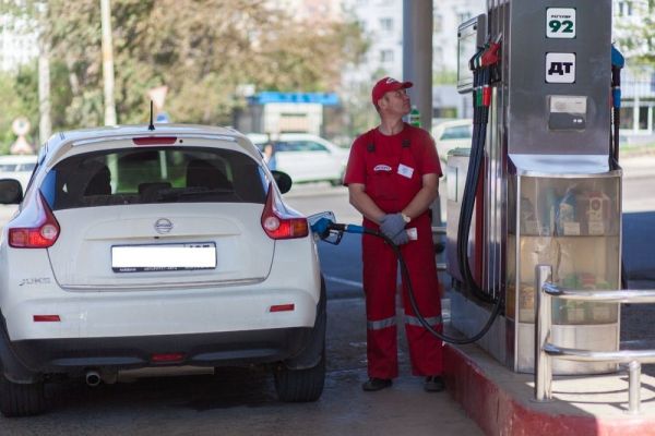 фото: KONKURENT |  Россиянам рассказали, что будет с ценами на бензин уже этим летом