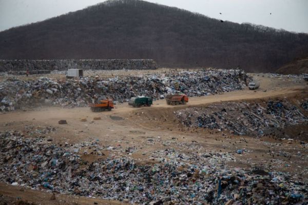 фото: И.Новиков/primorsky.ru |  С компанией экс-мэра Владивостока расторгнут договор в мусорном бизнесе?