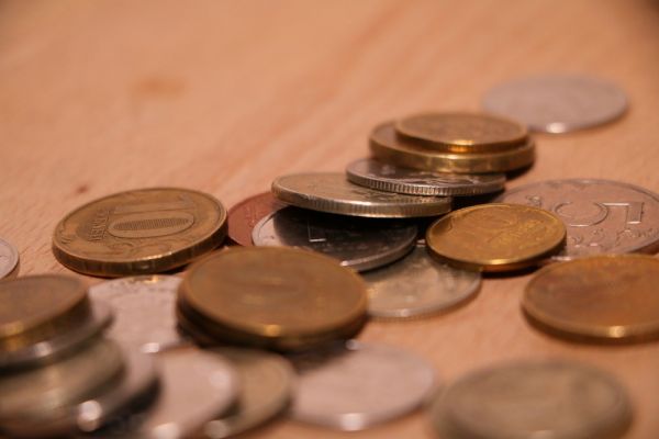 фото: pixabay.com |  Деньги не лишние. Пенсионеры могут получить по 1 тыс. 115 руб. ежемесячно