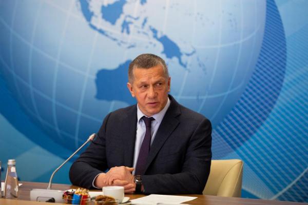 фото: пресс-служба полпреда в ДФО |  «Таких планов нет». Трутнев рассказал, что ждет Дальний Восток