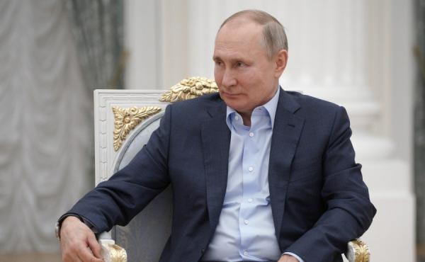 kremlin.ru |  «Раздавить его не жалко»: Путин назвал Интернет угрозой для общества