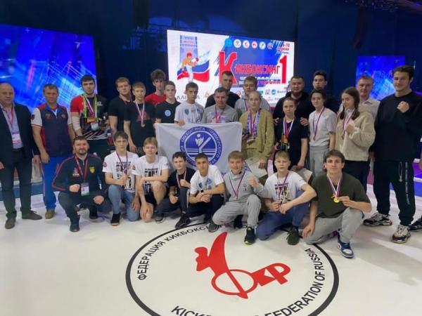 Федерация кикбоксинга Приморского края |  Приморские кикбоксеры завоевали 14 медалей на соревнованиях в Якутске