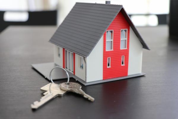 фото pixabay.com |  Известный аналитик предсказал, когда на рынке недвижимости начнется резкое снижение цен
