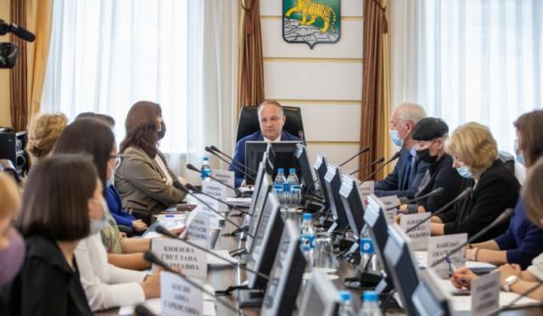 фото: vlc.ru |  В школах Владивостока проведут аттестацию всех педагогов, занятых в службе медиации