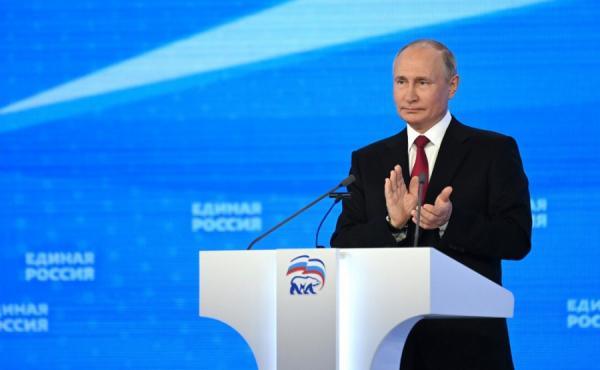 фото: kremlin.ru |  Путин обещает медикам уравниловку зарплат