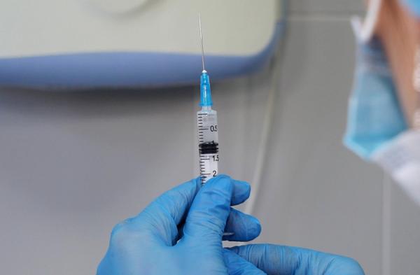 фото: primorsky.ru |  «Надо в первую очередь вакцинировать». Кому можно, а кому нельзя делать укол «Спутником V»