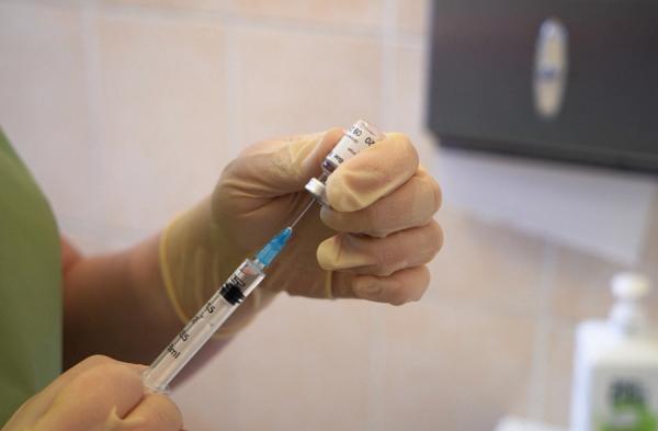 фото: primorsky.ru |  «Восточно-страховой альянс» рекомендует приморцам сделать прививку от коронавируса