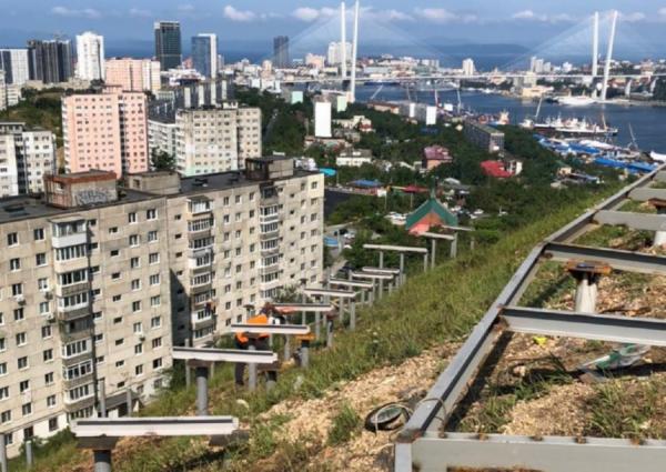 фото: Дирекция общественных пространств |  Сможет покорить любой. Во Владивостоке обустраивают сопку Бурачка