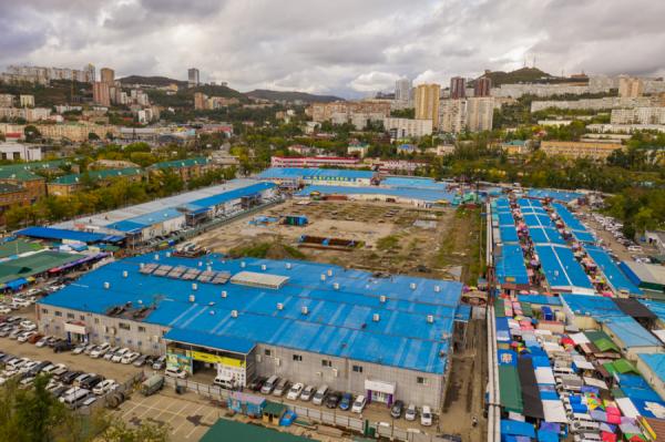 фото KONKURENT/Т. Меель |  Спортивный рынок БУШует: что происходит на «культовой» барахолке Владивостока
