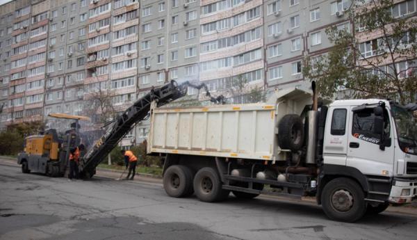 фото: Анастасия Котлярова/ vlc.ru |  Более 100 улиц вошли в дополнительный список по ремонту дорог