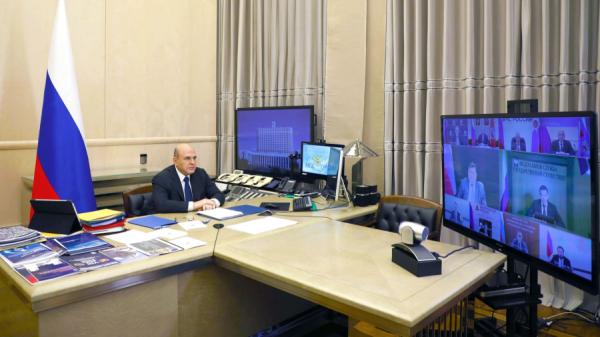 фото: правительство РФ |  Не менее 12 000 рублей. Мишустин подписал документ о новых выплатах