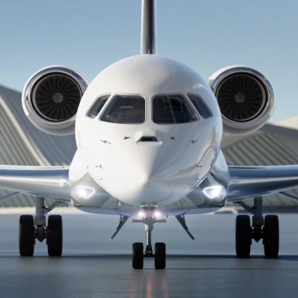 Фото: freepik.com |  «Dassault Falcon 10X: бизнес-джет, который думает масштабно», – July Gringuz, основатель авиакомпании Novans Jets