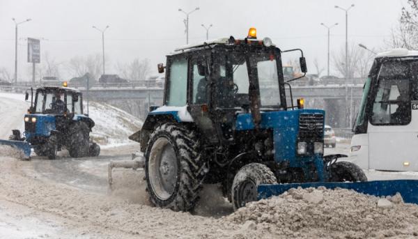 фото: Анастасия Котлярова/ vlc.ru |  Кадровые изменения. Прошедший снегопад «смел» руководителей дорожной службы Владивостока