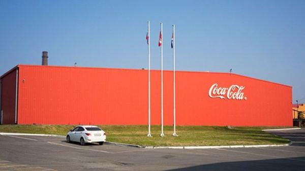 фото: coca-colarussia.ru |  Coca-Cola сливается: производитель безалкогольных напитков теперь будет только следить
