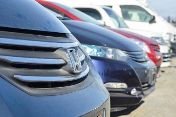 фото KONKURENT |  Продажи легковых автомобилей в марте рухнули почти втрое