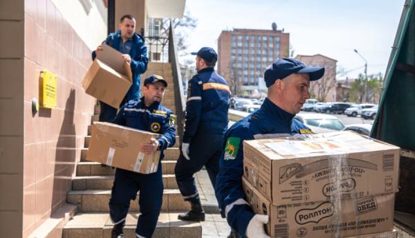 фото: Анастасия Котлярова/ vlc.ru |  Из Владивостока на Донбасс уехало 1 700 килограммов гумпомощи