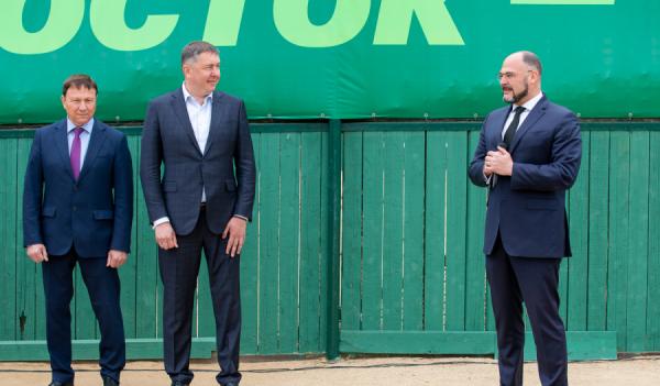 фото: vlc.ru |  Мэр Владивостока открыл турнир по теннису федерального уровня