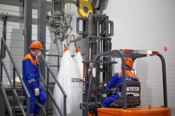 фото KONKURENT |  Роботы захватили Tiger Mix: во Владивостоке появился уникальный завод по производству сухих смесей