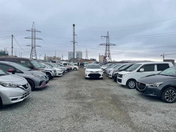 Курс рубля спровоцировал бум на подержанные автомобили из Японии