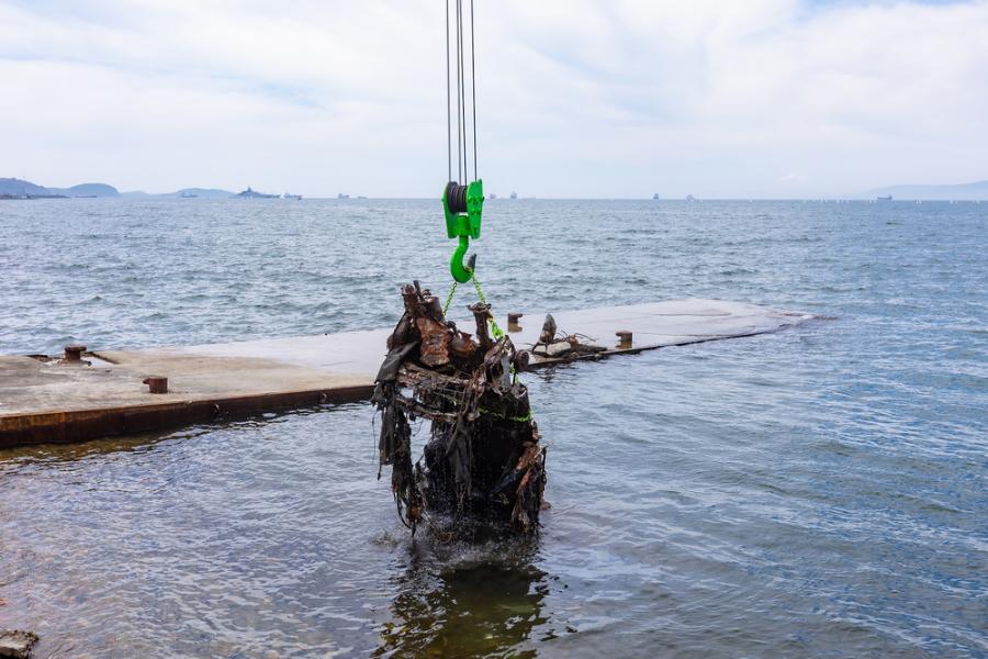 ВМТП очистит акваторию Владивостока от затонувших автомобилей и судов