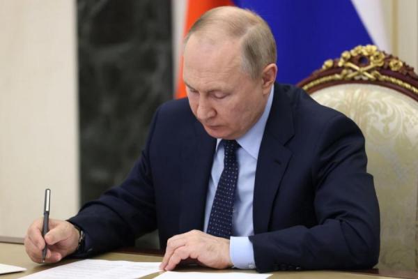 kremlin.ru |  Полный запрет. Путин ввел спецмеры в банковском секторе