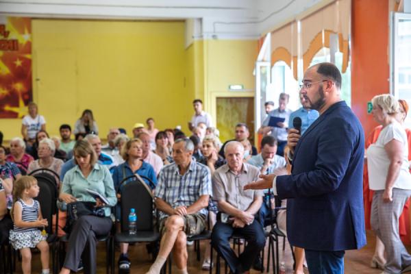 фото: vlc.ru |  Жители Первореченского района вступили в открытый диалог с мэром города