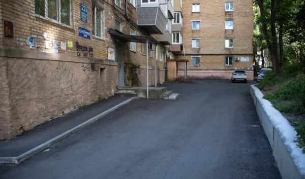 фото: Анастасия Котлярова/ vlc.ru |  Владивостокцы чаще выбирают благоустройство придомовых дорог