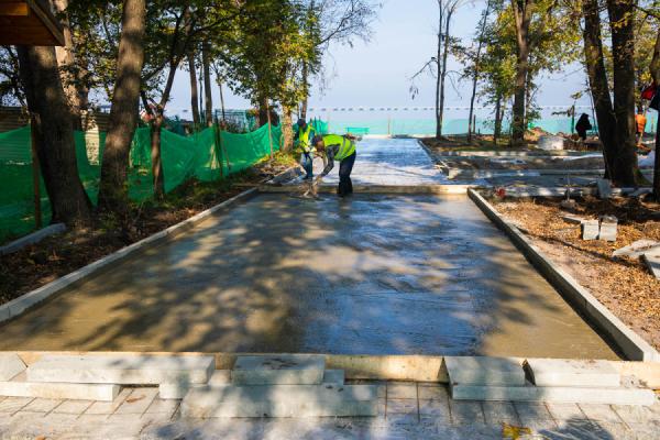 фото: Анастасия Котлярова/ vlc.ru |  В парке им. Сергея Лазо максимально сохранят элементы советского прошлого