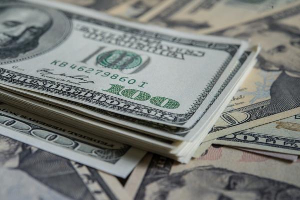 Фото: freepik.com |  Доллару дали зеленый свет: россиянам смягчили условия хранения валюты на счетах