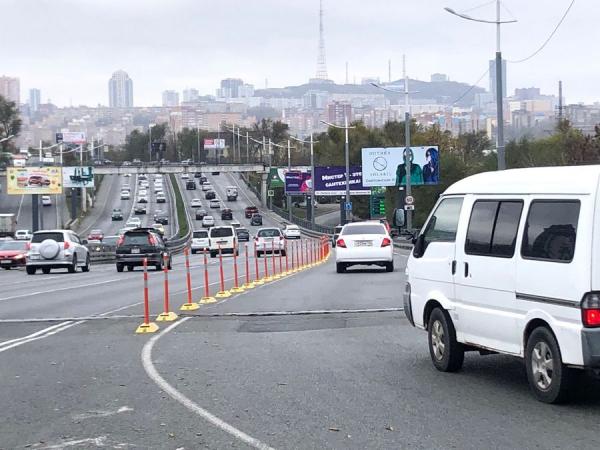 фото: vlc.ru |  Специальные автомобильные бордюры устанавливают на дорогах Владивостока