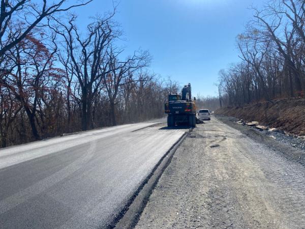 фото: vlc.ru |  На Русском острове идет второй этап дорожного ремонта