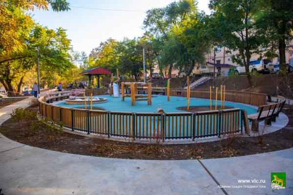 фото: vlc.ru |  Мэрия Владивостока поделилась опытом реализации «дворовой» программы на крупном форуме