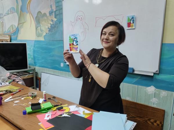 Школьники Владивостока готовят поздравительные открытки мобилизованным