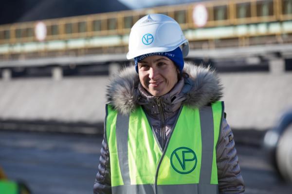 АО «Восточный Порт» |  Компания АО «Восточный Порт» поделилась опытом перевалки контейнеров с представителями СМИ