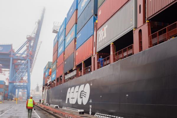 Ирина Шестакова |  Новый контейнеровоз группы FESCO причалил во Владивостоке