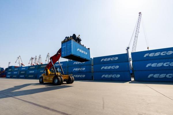 Фото: пресс-служба FESCO |  Владивостокский морской торговый порт расширит территорию для хранения грузов на 20%