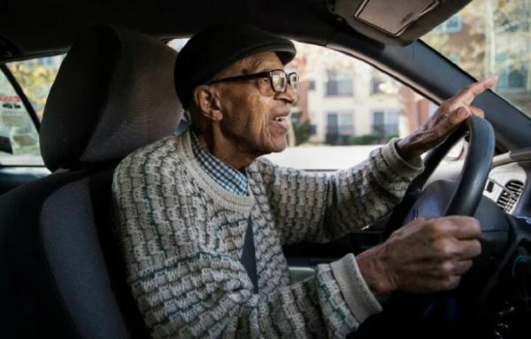 Для тех, кому за 75 лет. Пенсионерам захотели установить новое возрастное ограничение