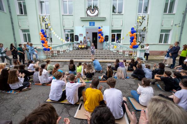 Фото: пресс-служба FESCO |  FESCO и ВМТП подарили школьникам Владивостока креативные каникулы