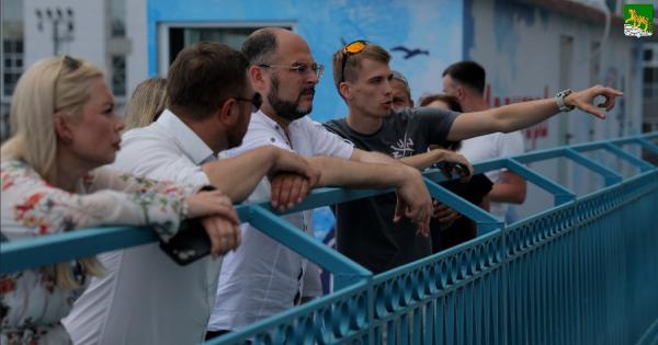 фото: vlc.ru |  «Авангард» в натуре. Что мэр Владивостока увидел на новом стадионе
