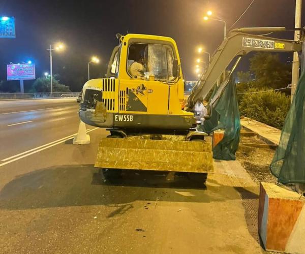 фото: vlc.ru |  Работы по второму этапу ремонта тротуара Некрасовского путепровода будут идти круглосуточно