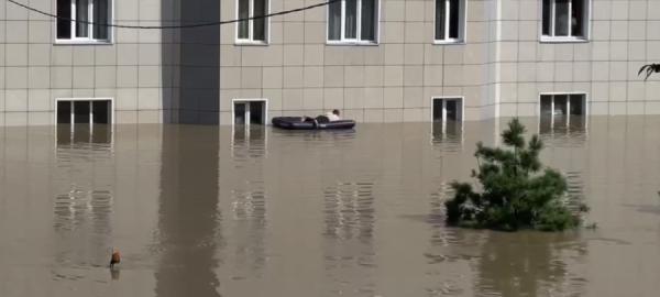 фото: скриншот видео |  «Затронет те районы, которые остались целы в этот раз?» В Приморье идет новый мощный тайфун