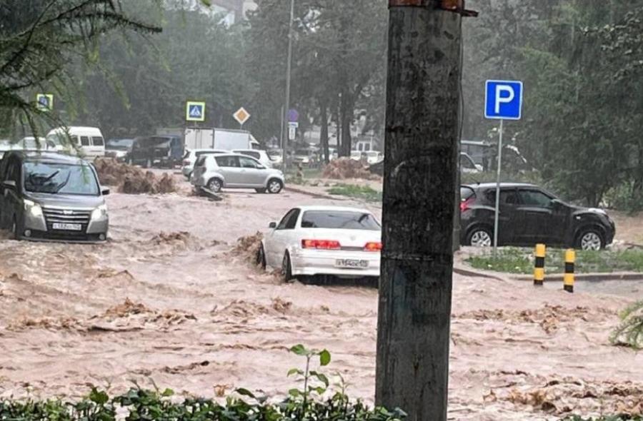 Наводнение во Владивостоке – Шестаков рекомендовал отпустить всех домой