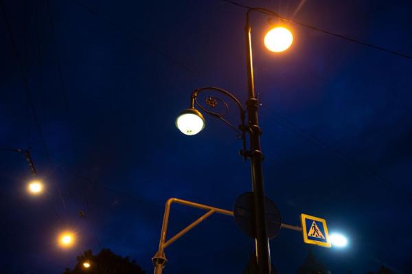 фото: Анастасия Котлярова/ vlc.ru |  До конца 2023 года во Владивостоке заменят 5 000 уличных светильников