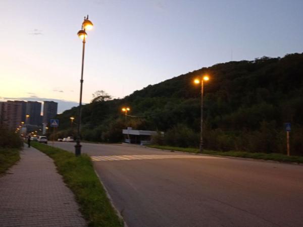 фото: vlc.ru |  «Да будет свет». Модернизация уличного освещения во Владивостоке продолжается